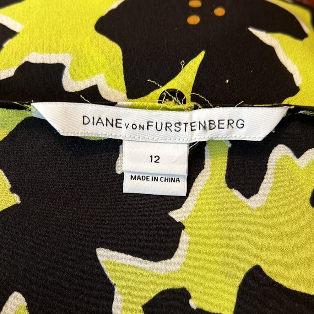 Diane Von Furstenberg Silk Blouse with Drape Neck Theresa Print Dolman Sleeve - Picture 11 of 12